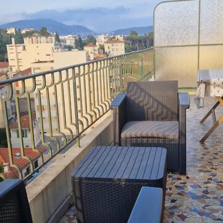 26m2 Avec Terrasse 16m2 *